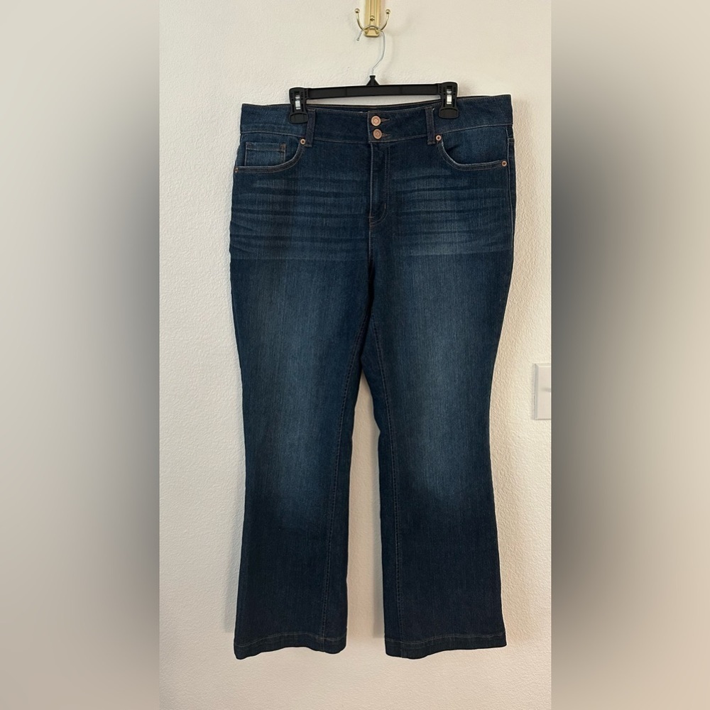 Women's Size 16 No Boundaries High Rise, Boot Cut, Blue Jeans